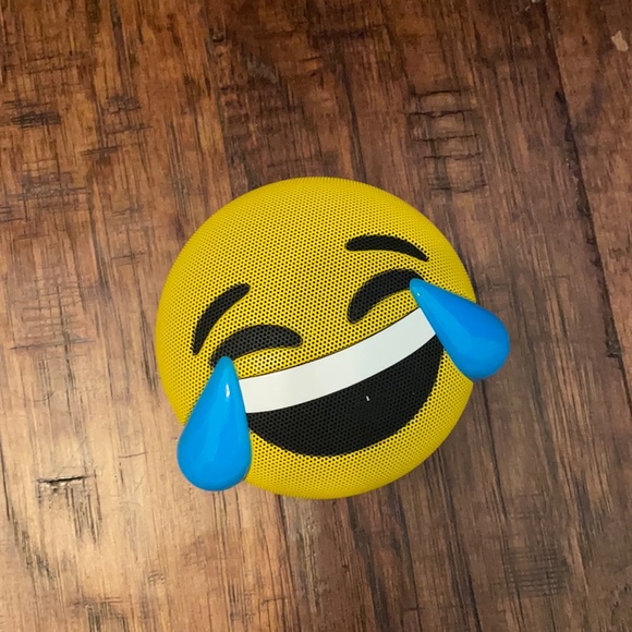 Apple Other - waterproof emoji speaker